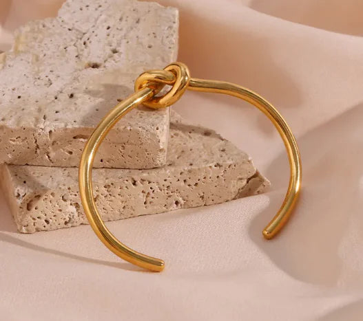 Elegant Gold Bangle